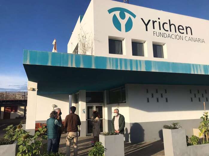 Imagen de la visita a las instalaciones de Yrichen en Telde / TA